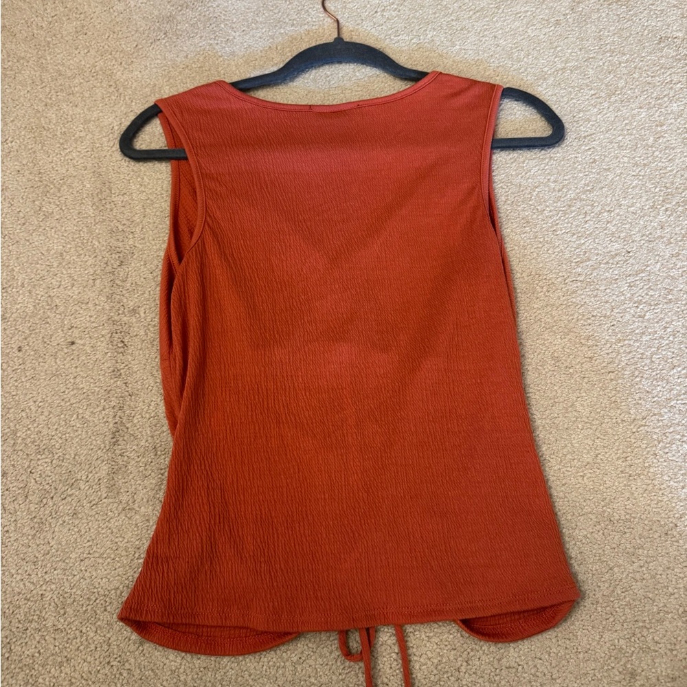 B Wear Burnt Orange M Sleeveless Ruched Tank Top - Picture 2 of 6